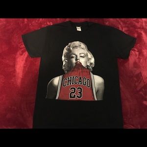Marylin Monroe tee size medium
